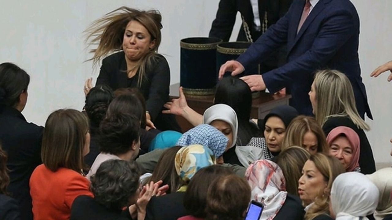 Nazlıaka'ya ve HDP'li vekillere saldıran AKP'li Enç: Nefsi müdafaa yaptım