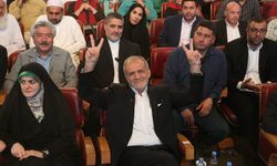 İran'da cumhurbaşkanlığı seçimi: Reformist aday Pezeşkiyan önde