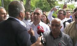 Boğaziçi Üniversitesi güvenlik görevlileri, CHP'li milletvekillerin üniversiteye girişini engelliyor