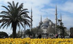 Sultanahmet Camii'nde hırsızlık: Romanyalı turistler, ABD'li turistlerin cüzdanını çaldı