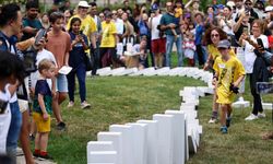 8000 domino taşı Toronto’da devrildi