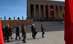 Devlet erkanı, Anıtkabir'de Atatürk'ün huzurunda