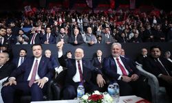 Saadet Partisi kongresi: Salonda, 'Katil İsrail, iş birlikçi AKP' sloganları atılınca AK Partili isimler ayrıldı