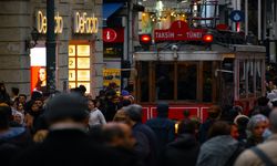 İstiklal Caddesi'nde yılbaşı yoğunluğu