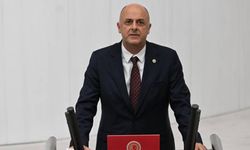 İYİ Parti'den istifa eden Ümit Özlale CHP'ye geçiyor