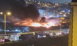 Avcılar'da geri dönüşüm tesisinde çıkan yangına müdahale sürüyor