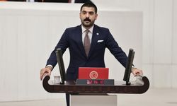 Ali Gökçek, gerici öğretmeni Meclis'e taşıdı