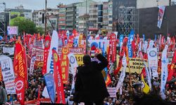 Sendikalardan Kadıköy'de ortak manifesto: Çalışırken ölmediğimiz, halkın söz sahibi olduğu bir Türkiye mümkün