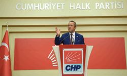 CHP'li Tezcan'dan Adalet Bakanı Gül'e cevap: Anayasadaki hükmü tekrar ederek bağımsız olunmuyor