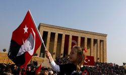 Anıtkabir'de Atatürk'e hakaret eden kadın gözaltına alındı