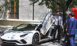 AKP'li Sofuoğlu TBMM'ye kayıt yaptırmaya Lamborghini ile geldi