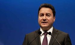 Ali Babacan: "Malum arkadaşlar Yüce Divan'a gitmemek için sağı solu tehdit ettiler"