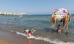 Mersin plajları Bayram'da cıvıl cıvıldı