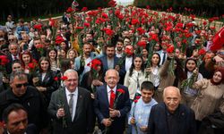 Millet İttifakı'nın Cumhurbaşkanı Adayı Kılıçdaroğlu, gençlerle birlikte Anıtkabir'i ziyaret etti