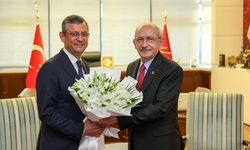 CHP'de devir teslim... Özgür Özel Kılıçdaroğlu'ndan görevi devraldı