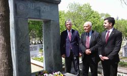 Eski Ankara Belediye Başkanı Ali Dinçer, mezarı başında anıldı