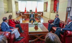 CHP lideri Özel, DİSK Genel Başkanı Çerkezoğlu ile bir araya geldi