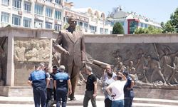 Kayseri’de Atatürk heykeline saldıran iki kişi tutuklandı