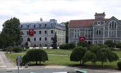 Boğaziçi Üniversitesi’nde yine yurt krizi: Depremzedeler dahil yüzlerce kişi açıkta