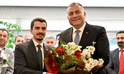 Çankaya'da Hüseyin Can Güner belediye başkanlığını Alper Taşdelen'den devraldı