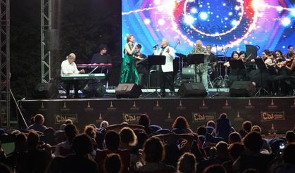 İzmir çim konserleri programı açıklandı