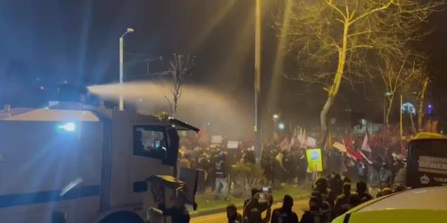 Bursa'daki 'İmamoğlu' protestolarına polis müdahalesi