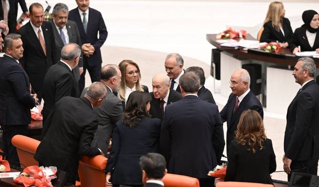 DEM Parti: Devlet Bahçeli’nin bizimle tesadüfen tokalaştığını düşünmek saflık olur