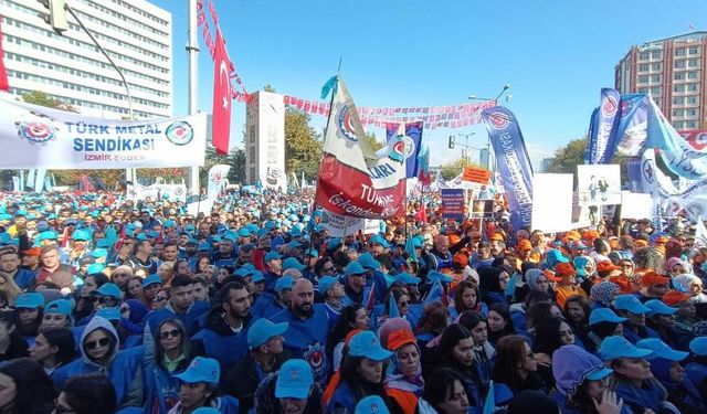 Türk-İş'ten 'geçinemiyoruz' mitingi: Atalay konuşma yaparken yuhalandı