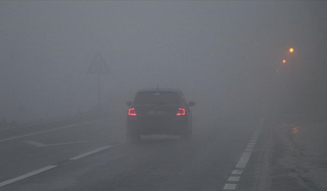 Bolu Dağı'nda sağanak ve sis görüş mesafesini düşürdü