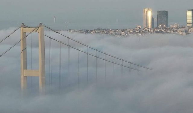 İstanbul Boğazı'nda sis nedeniyle trafik askıya alındı