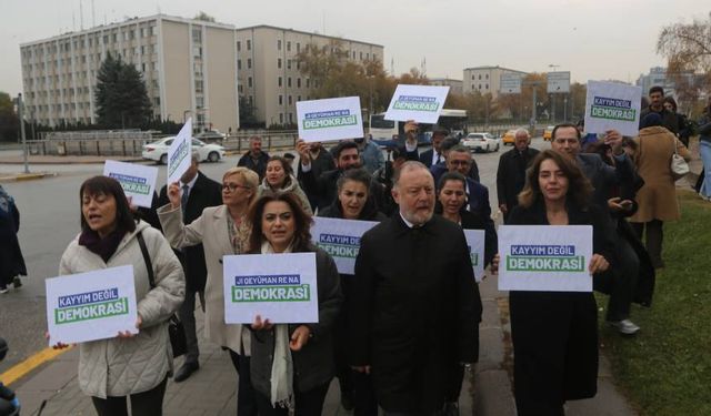 DEM Parti, kayyımlara karşı İçişleri Bakanlığı’na yürüdü: 'Barışın yolu, kayyımdan geçmez'