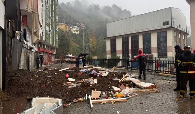 Rize'de heyelan: Bir ölü, dört yaralı