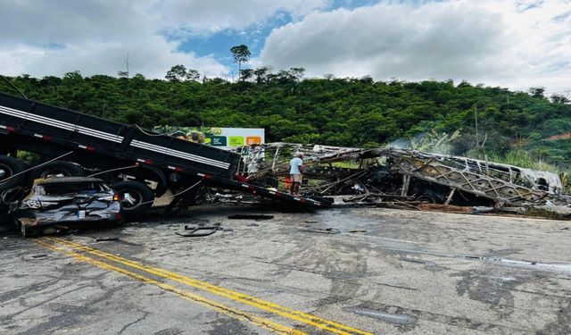 Brezilya'daki zincirleme trafik kazasında ölenlerin sayısı 41'e yükseldi