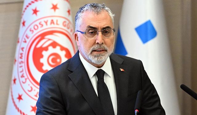 Bakan açıkladı: Ev kadınlarına emeklilik gelebilir