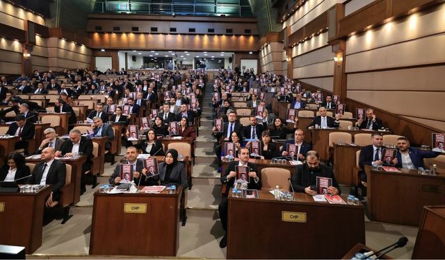 İBB Meclisi’nde Rıza Akpolat'ın tutuklanmasına protesto