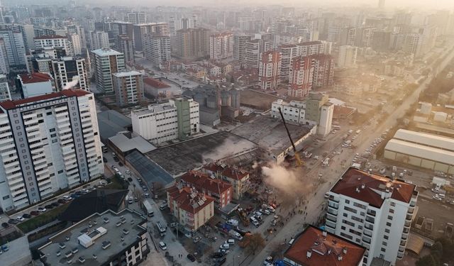 Konya'da binanın çökmesiyle ilgili 4 kişi gözaltına alındı