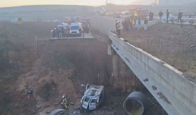 Tuzla’da işçi servisi dere yatağına düştü: Bir ölü, 15 yaralı