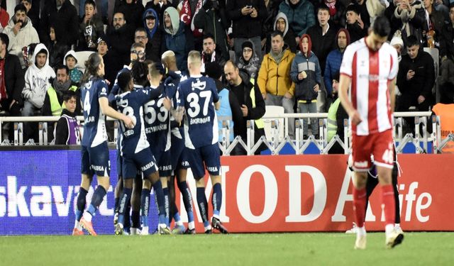 Fenerbahçe zirve yarışında yara almadı