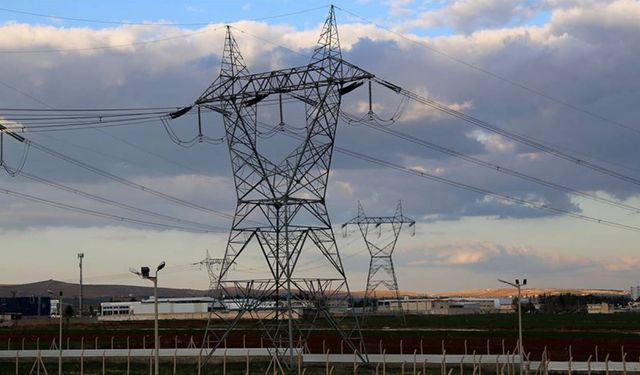 Enerji Bakanı: "Elektrik kesintisinden etkilenmedik ama bizi etkileyebilecek boyutta bir sıkıntı"