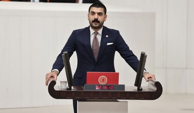 Ali Gökçek, gerici öğretmeni Meclis'e taşıdı