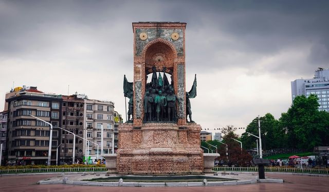 Sosyalist partiler yurttaşları 1 Mayıs'ta Taksim'e çağırdı