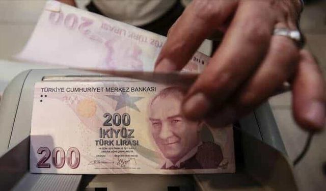AK Parti Grup Başkanı Abdullah Güler: Çalışan emeklilere 5 bin lira verilmesi için çalışma var
