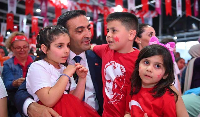 Beyoğlu’nda çocuklar 23 Nisan coşkusunu doyasıya yaşadı