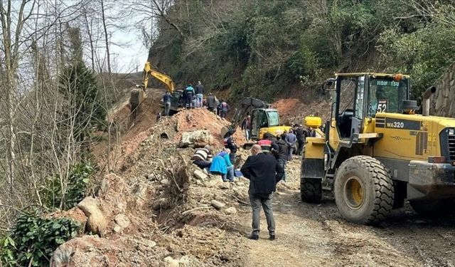 Trabzon'da göçük altında kalan üç işçi öldü