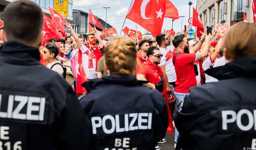 Türkiye-Hollanda maçı sonrası 64 kişiye soruşturma açıldı