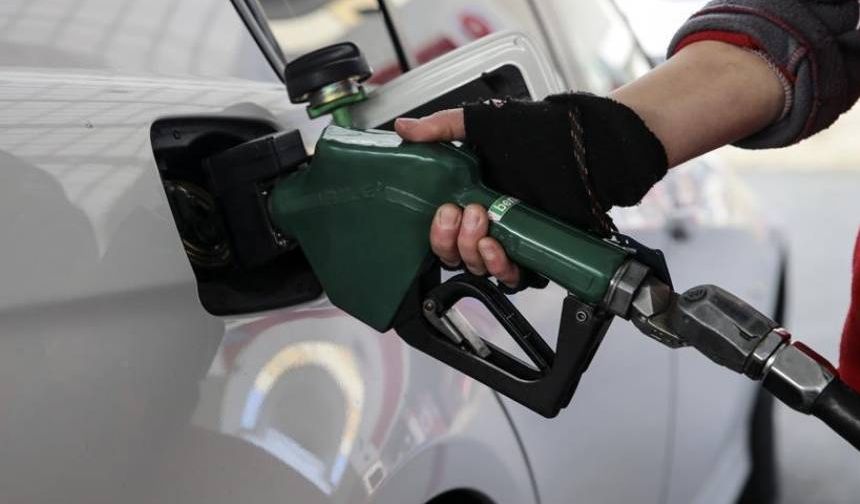 Salı gününden itibaren geçerli: Benzine zam geliyor