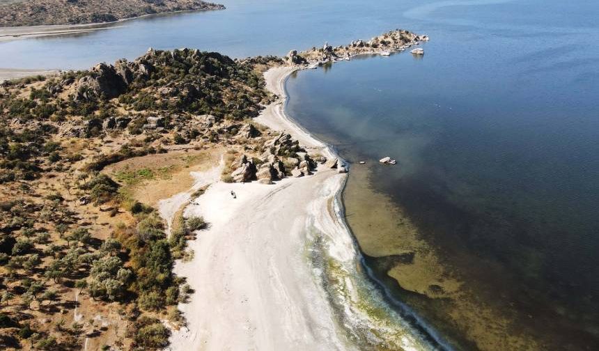 Ege Bölgesi'nin en büyük doğal gölü Bafa, 30 metre çekildi