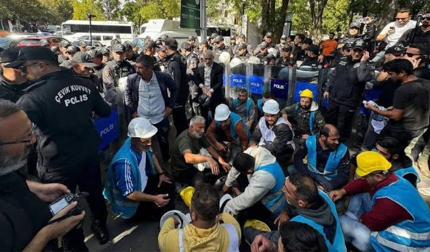 Açlık grevindeki Fernas işçileri gözaltına alındı