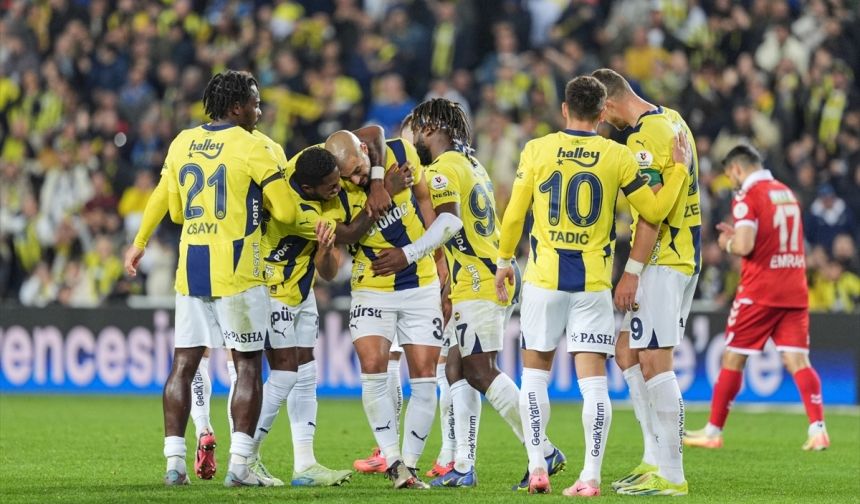 Fenerbahçe, Sivasspor'u 4 golle geçti