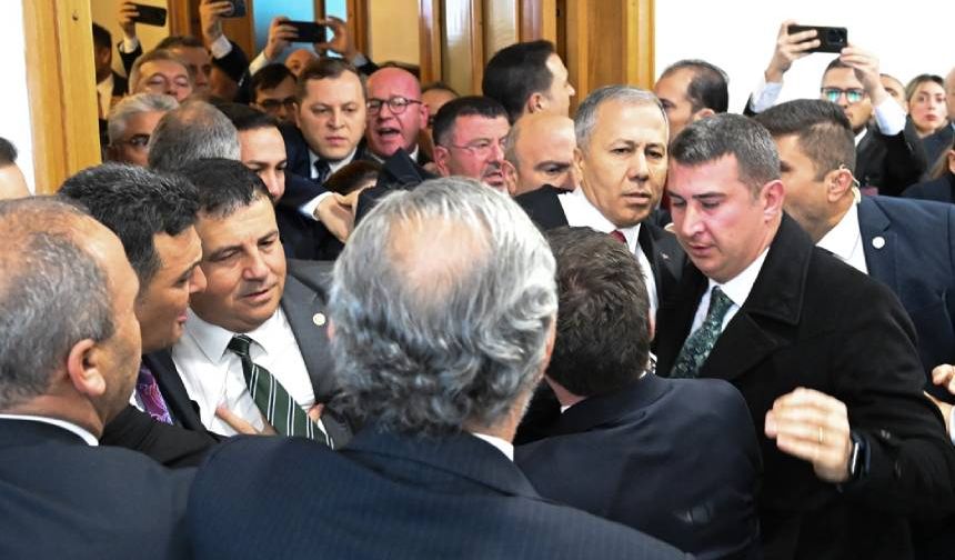 Meclis'te kayyım gerginliği: Bakan Yerlikaya ile CHP'liler göğüs göğüse itişti